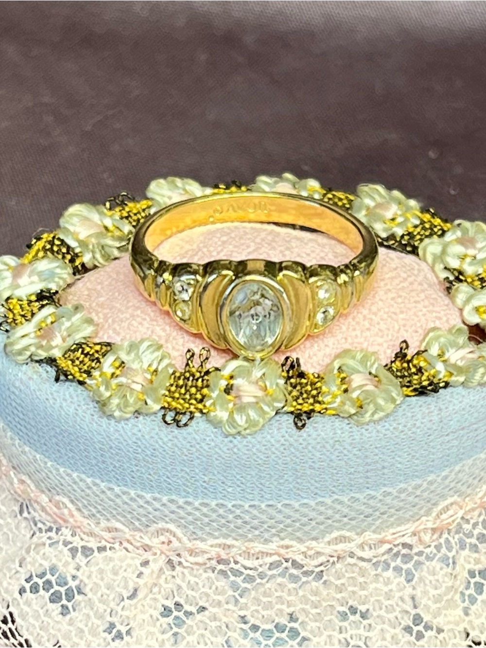 Vintage Signed Avon Gold Tone Ring Clear Stone Faux Diamond Size 7